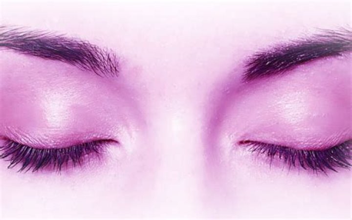 Does Gandhari open her eyes?